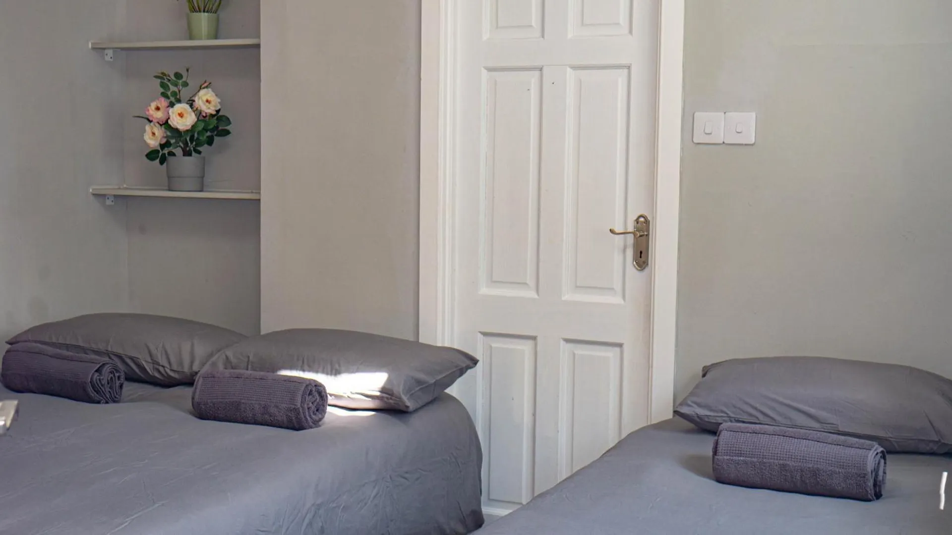 Comfy 2-Bed Apartment City Centre - 4 Dublin 0*,